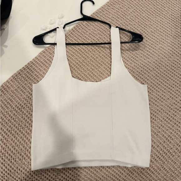 Abercrombie White Sleeveless Women's Top - Picture 2 of 3
